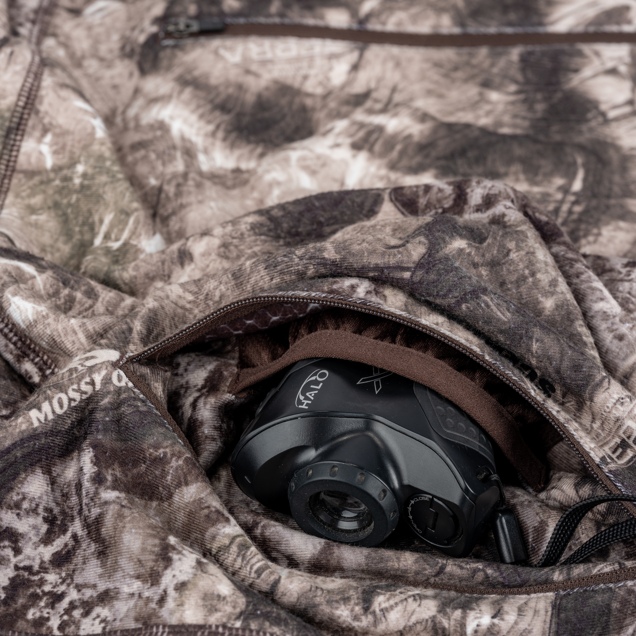 Men’s Shadow Series Zoned Performance ¼ Zip Hoodie Mossy Oak Coyote Rangefinder pocket